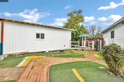 4126 Camelot Ct, Pittsburg, CA 94565 - Photo 30
