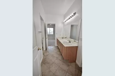 9416 Lyndley Plaza Way, Elk Grove, CA 95624 - Photo 28