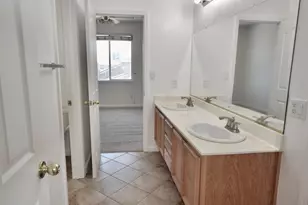 9416 Lyndley Plaza Way, Elk Grove, CA 95624 - Photo 28