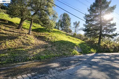 6842 Armour Dr, Oakland, CA 94611 - Photo 6