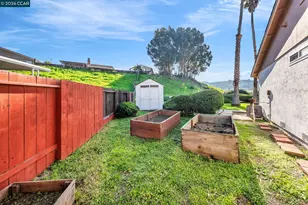 121 Fir Ct, Hercules, CA 94547 - Photo 42