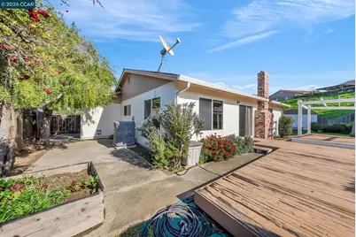 121 Fir Ct, Hercules, CA 94547 - Photo 38