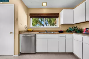 121 Fir Ct, Hercules, CA 94547 - Photo 18