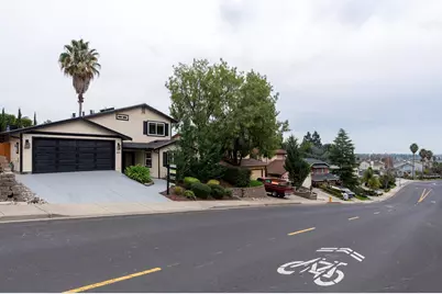 675 Alquire Pkwy, Hayward, CA 94544 - Photo 2