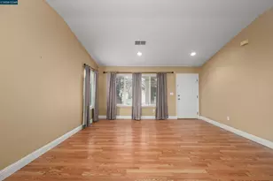 2241 Woodhill Dr, Pittsburg, CA 94565 - Photo 6