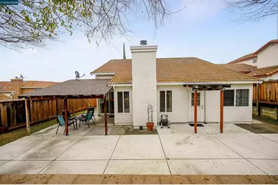 2241 Woodhill Dr, Pittsburg, CA 94565 - Photo 26