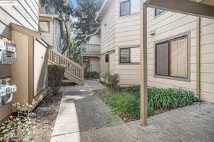 704 Windsor, Hercules, CA 94547 - Photo 2