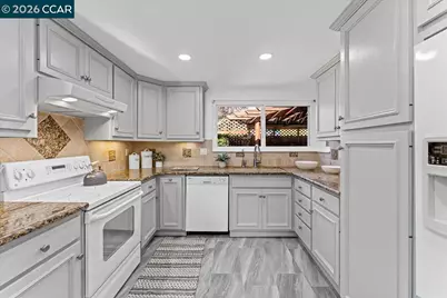 106 Oakmeade Ct, Vacaville, CA 95687 - Photo 12