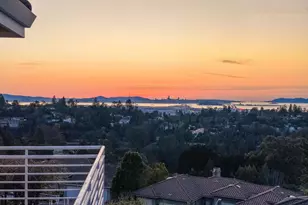 6070 Mazuela Dr, Oakland, CA 94611 - Photo 2