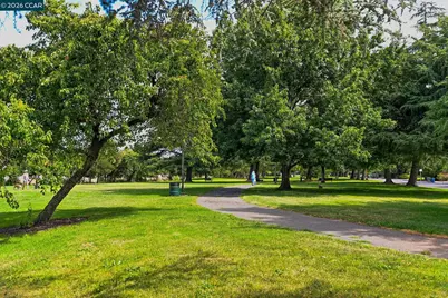 1218 Hookston Rd, Concord, CA 94518 - Photo 32