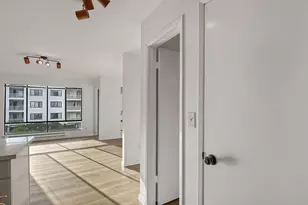 4 Anchor Dr, Emeryville, CA 94608 - Photo 1