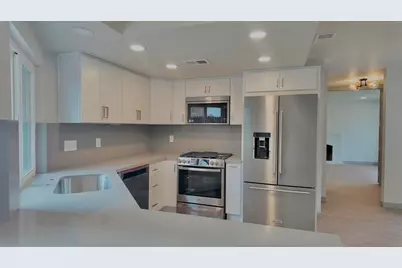 7808 Camrose Way, Sacramento, CA 95828 - Photo 12