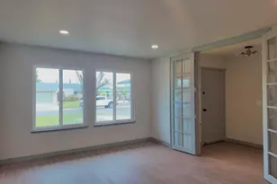 7808 Camrose Way, Sacramento, CA 95828 - Photo 14