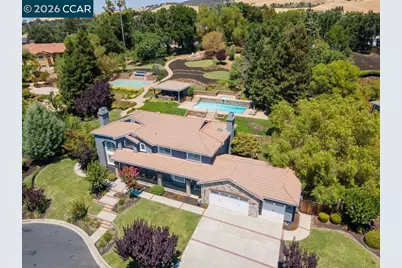 825 Bertram St, Walnut Creek, CA 94598 - Photo 2