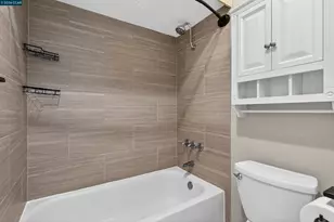 5492 Roundtree Dr, Concord, CA 94521 - Photo 32