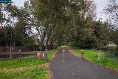 735 Arroyo Ct, Lafayette, CA 94549 - Photo 54