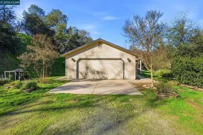 5250 Treosti Pl, Valley Springs, CA 95252 - Photo 2