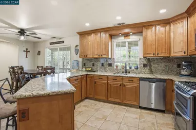 5250 Treosti Pl, Valley Springs, CA 95252 - Photo 8