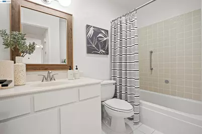 19100 Crest Ave #100, Castro Valley, CA 94546 - Photo 16