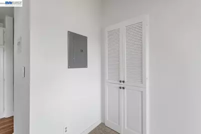 19100 Crest Ave #100, Castro Valley, CA 94546 - Photo 22