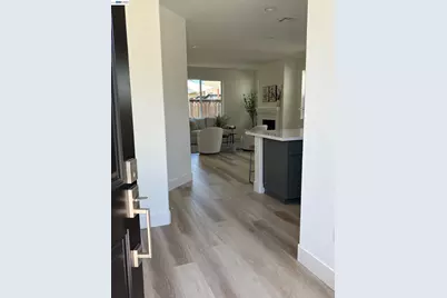 1476 Monument Ln, Fairfield, CA 94533 - Photo 4