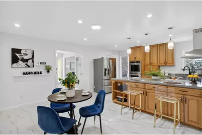 350 Elysian Fields Dr, Oakland, CA 94605 - Photo 18