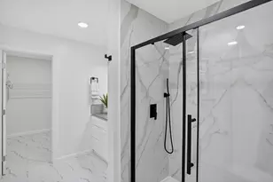 350 Elysian Fields Dr, Oakland, CA 94605 - Photo 46