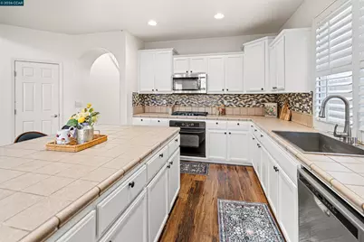 50 Cognac Cir, Sacramento, CA 95835 - Photo 8