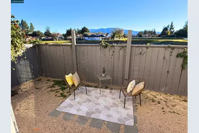 422 Sunnyoaks Ave, Campbell, CA 95008 - Photo 16