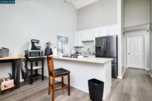 2489 American River Dr, Sacramento, CA 95825 - Photo 28