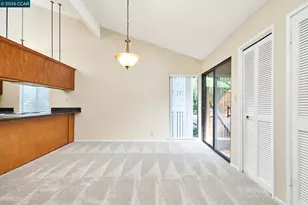 2489 American River Dr, Sacramento, CA 95825 - Photo 10