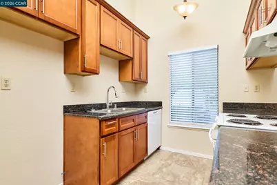 2489 American River Dr, Sacramento, CA 95825 - Photo 6