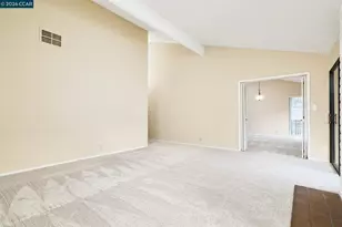 2489 American River Dr, Sacramento, CA 95825 - Photo 18