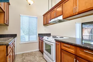 2489 American River Dr, Sacramento, CA 95825 - Photo 4