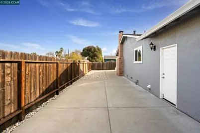 3916 Saint Michael Ct, Concord, CA 94519 - Photo 32