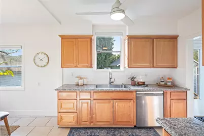 10315 Dante Ave, Oakland, CA 94603 - Photo 16