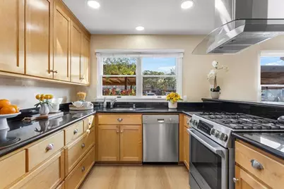 608 Centre Court, Alameda, CA 94502 - Photo 20