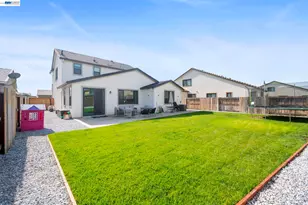 1605 Radiance Ln, Modesto, CA 95356 - Photo 6