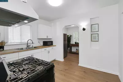 2596 Macarthur Blvd, Oakland, CA 94602 - Photo 18