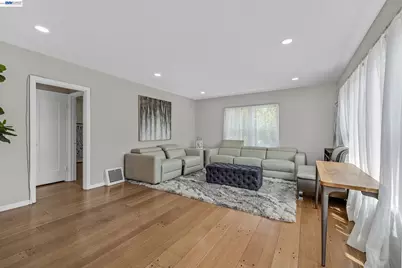 5707 Carberry Ave, Oakland, CA 94609 - Photo 10