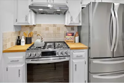 97 Clarewood Ln, Oakland, CA 94618 - Photo 22