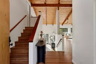 6689 Exeter Dr, Oakland, CA 94611 - Photo 2