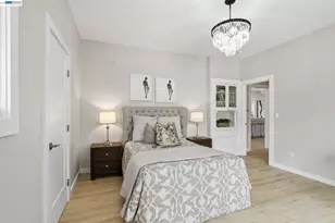 335 Hanover Ave, Oakland, CA 94606 - Photo 14