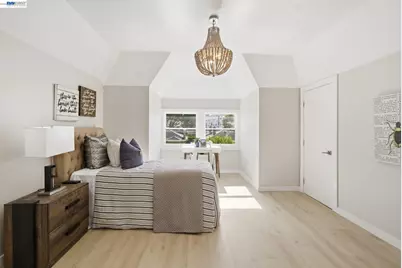 335 Hanover Ave, Oakland, CA 94606 - Photo 16