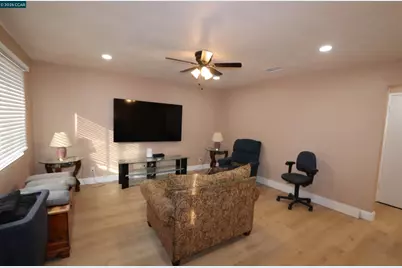 2209 Peppertree Way #1, Antioch, CA 94509 - Photo 6