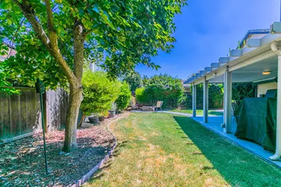 690 Woodard Way, Dixon, CA 95620 - Photo 8