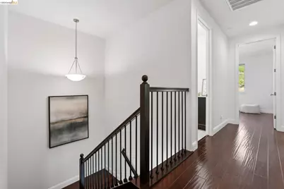 6466 Bayview Dr, Oakland, CA 94605 - Photo 26