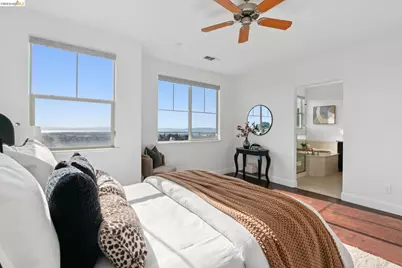 6466 Bayview Dr, Oakland, CA 94605 - Photo 30