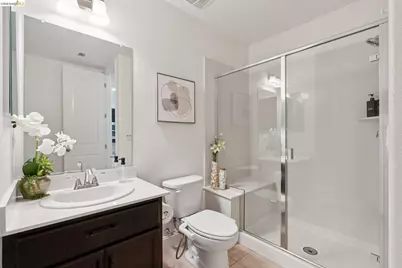 6466 Bayview Dr, Oakland, CA 94605 - Photo 44