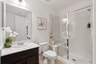 6466 Bayview Dr, Oakland, CA 94605 - Photo 44